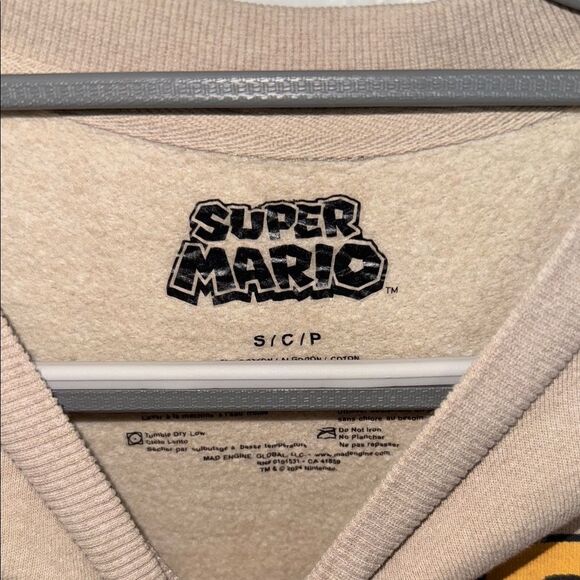 Super Mario Tan Sweater - Picture 4 of 5